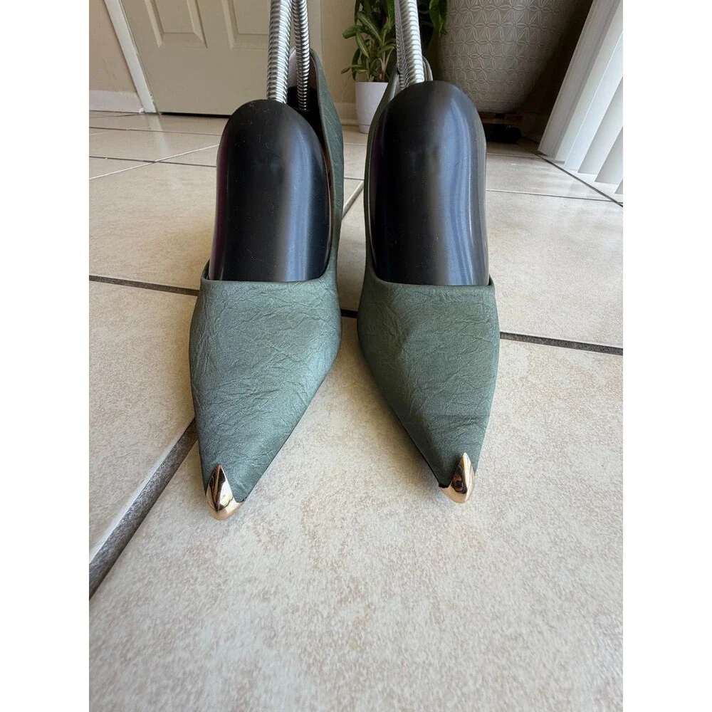Kalu Green Textured Fabric Pointed Toe Kitten Heels Gold Cap Women Size 10